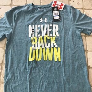 Boys Youth XL Under Armour heatgear shirt.